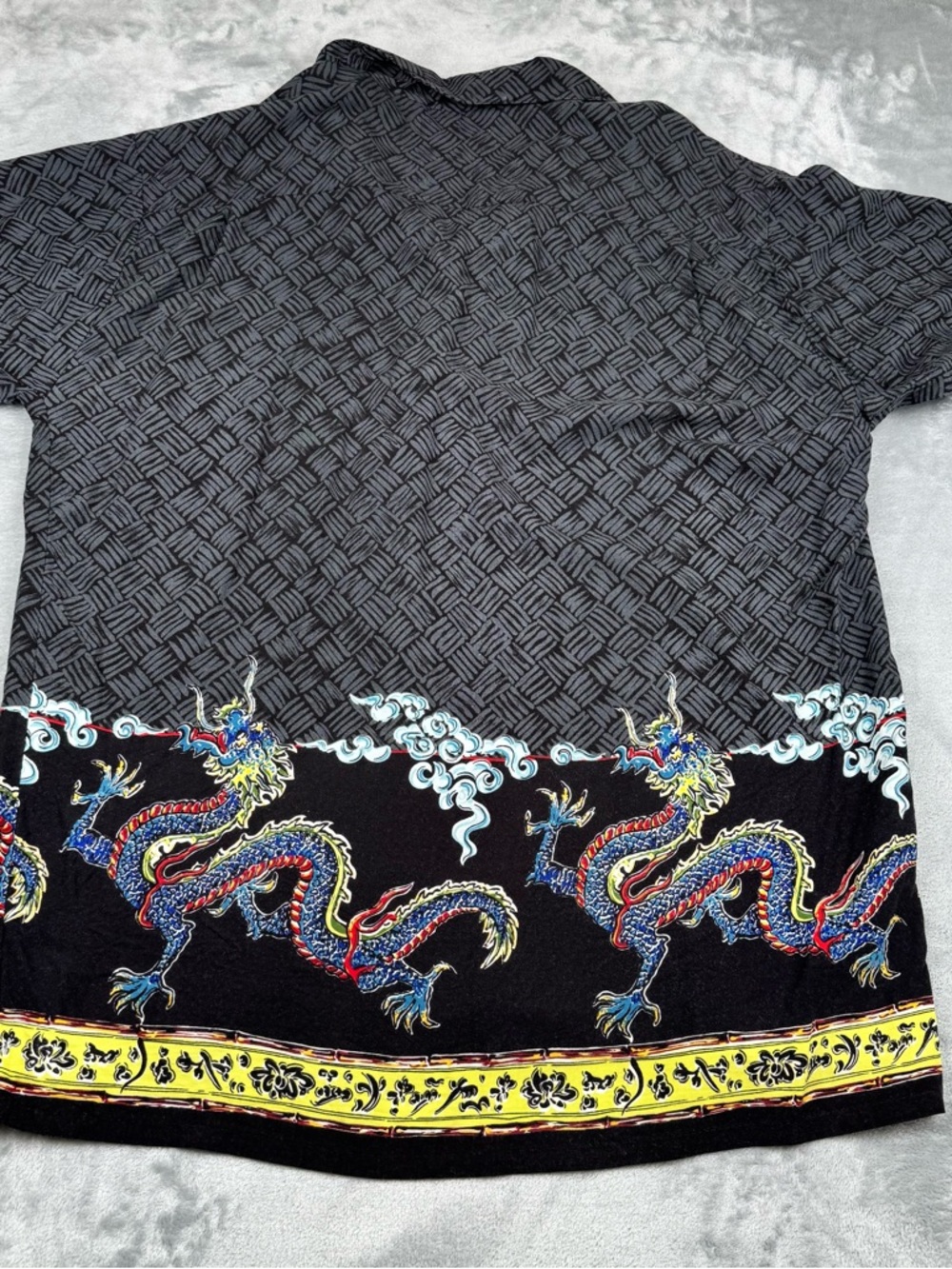 VTG Pineapple Connection Shirt Mens L Button Up Y2K Dragons Short Sleeve Rayon - Picture 10 of 11